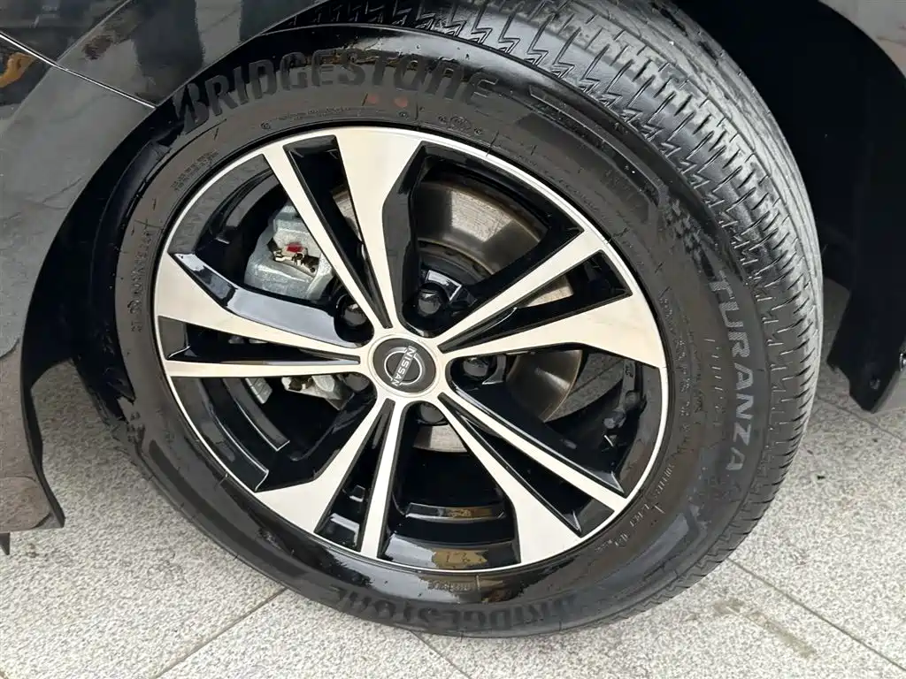 Sylphy 2023 1.6L CVT Black Gold Edition купить на сайте DeffCars