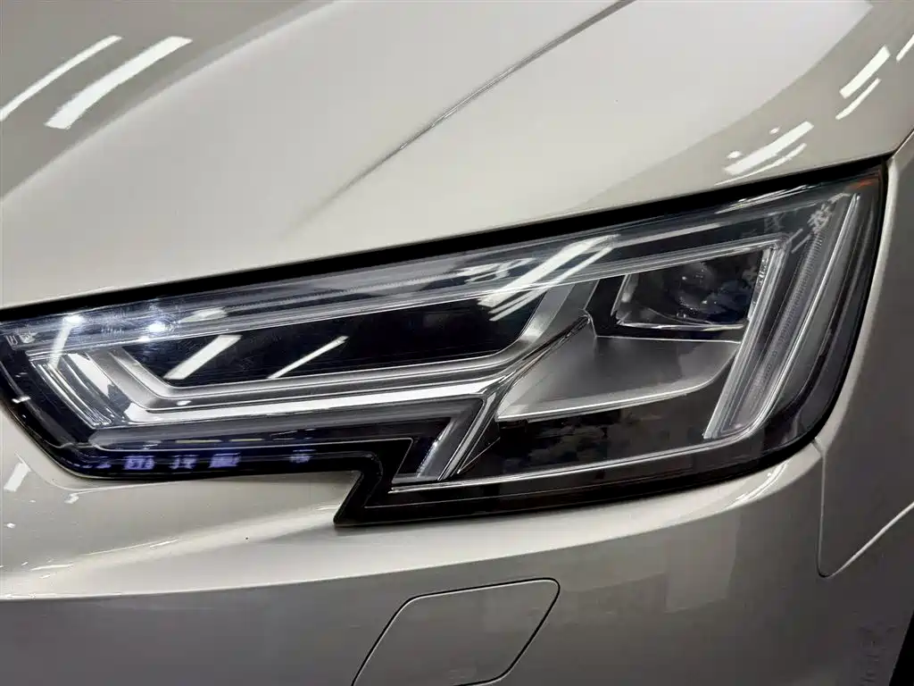 Audi A4L 2019 40 TFSI Enterprising National VI купить на сайте DeffCars