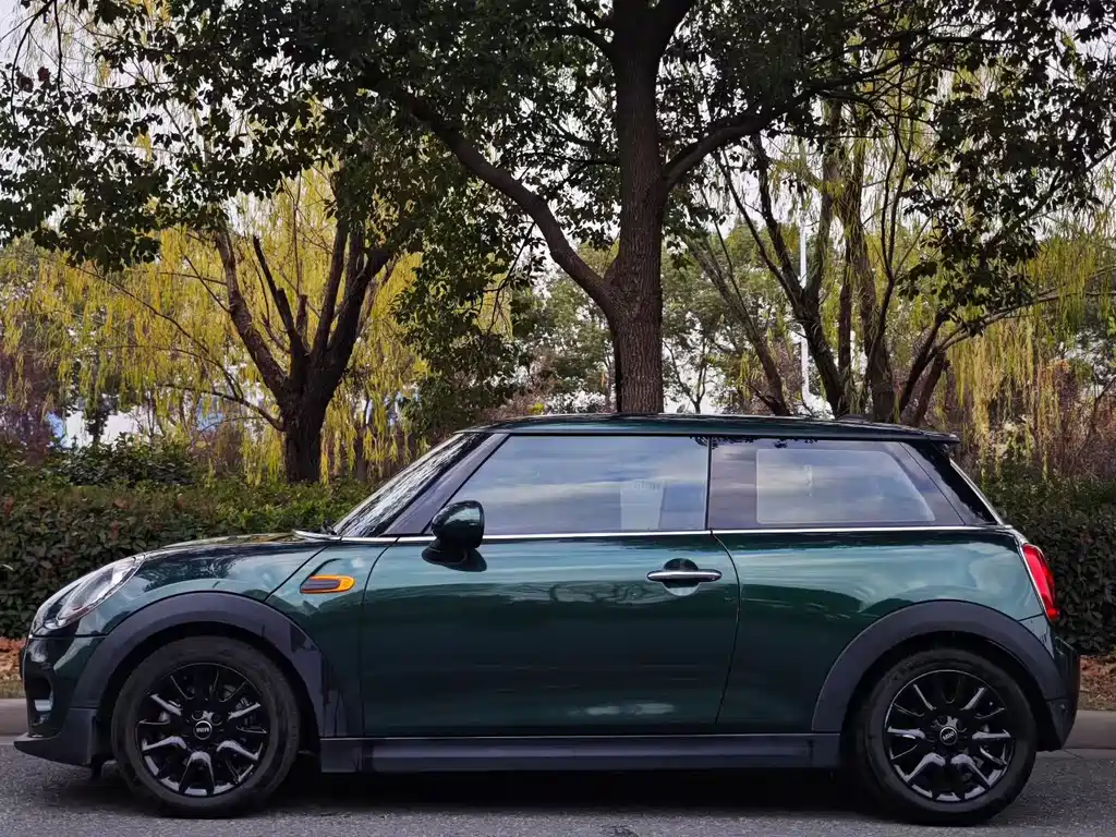 MINI 2016 1.2T ONE Avant-Garde купить на сайте DeffCars