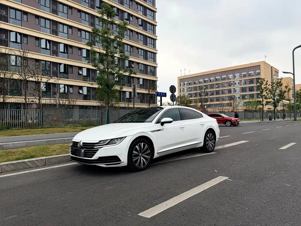 FAW-Volkswagen CC 2020 330TSI Charming Edition National VI купить на сайте DeffCars