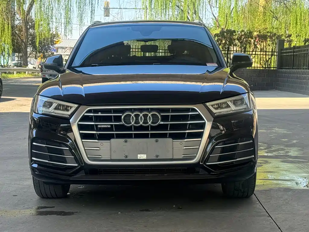 Audi Q5L 2018 40 TFSI enjoys fashionable style, National V купить на сайте DeffCars