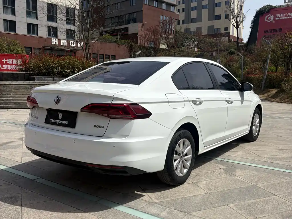 Bora 2020 1.5L automatic fashion model купить на сайте DeffCars