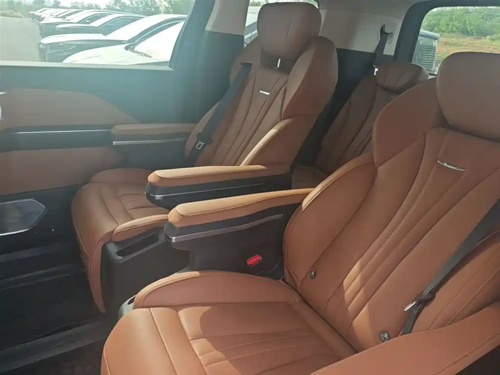 Hongqi HQ9 PHEV 2024 2.0T four-wheel drive business version купить на сайте DeffCars