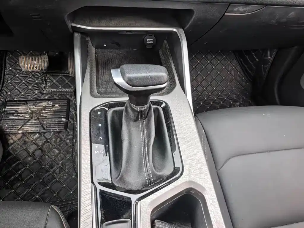 Emgrand 2025 4th Generation 1.5L CVT Star Edition купить на сайте DeffCars