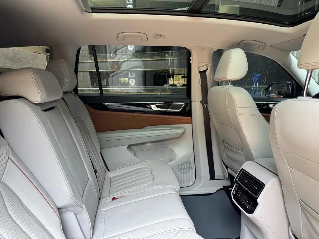 Touron 2022 380TSI four-wheel drive luxury version купить на сайте DeffCars