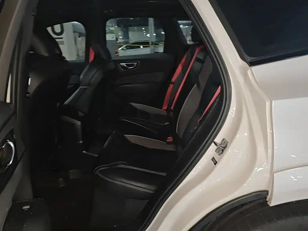 Volvo XC60 plug-in hybrid 2021 T8 E-drive hybrid Zhiyuan sports version купить на сайте DeffCars