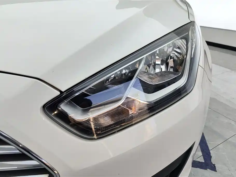Escort 2017 facelift 1.5L manual comfort model купить на сайте DeffCars