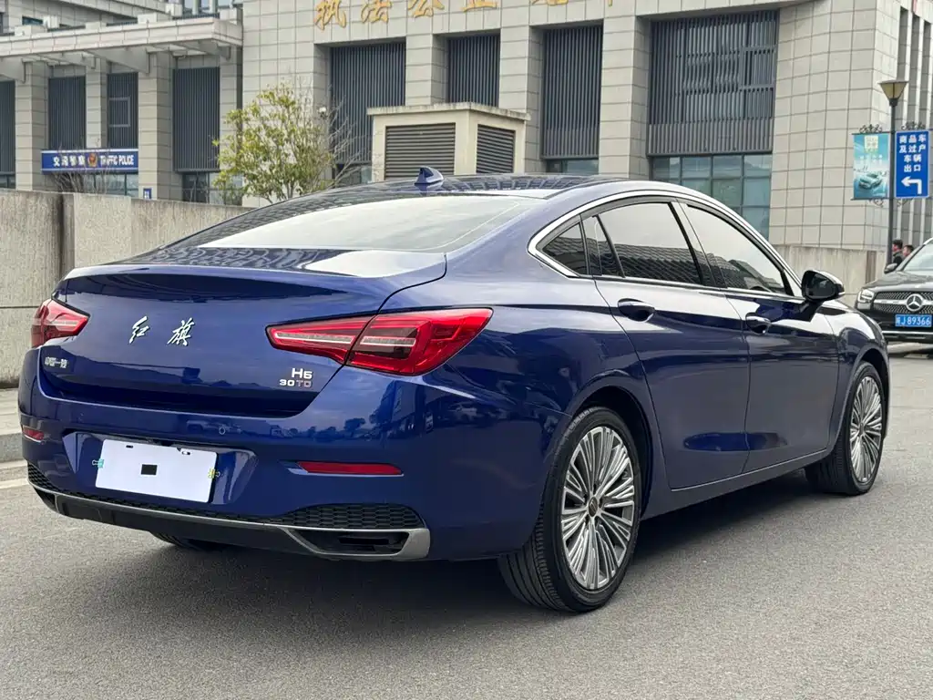 Hongqi H5 2022 classic model facelift 1.5T DCT flag rhyme version купить на сайте DeffCars