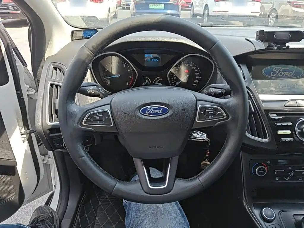 Focus 2017 sedan 1.6L automatic stylish smart mobility version купить на сайте DeffCars