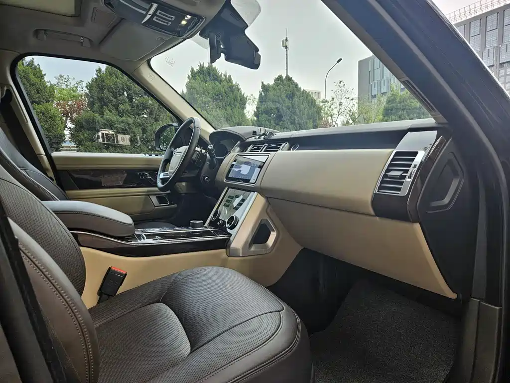 Range Rover 2021 3.0 L6 Legend Extended Classic Edition купить на сайте DeffCars