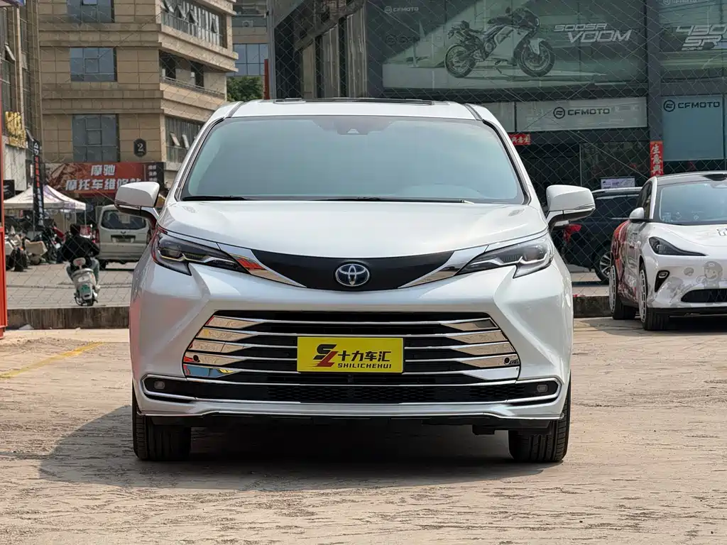 SIENNA 2021 2.5L Hybrid Comfort Edition купить на сайте DeffCars