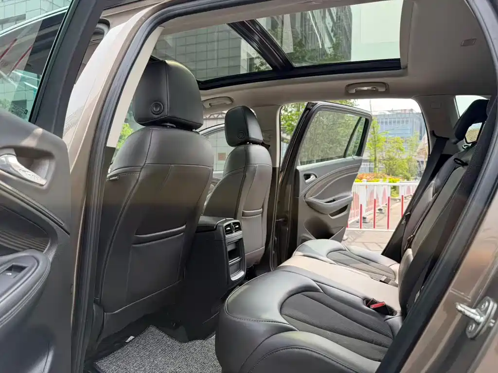 Envision Plus 2018 20T two-wheel drive leading model купить на сайте DeffCars