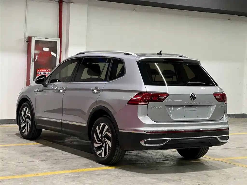 Tiguan L 2023 280TSI automatic two-wheel drive Chaochuang limited edition купить на сайте DeffCars