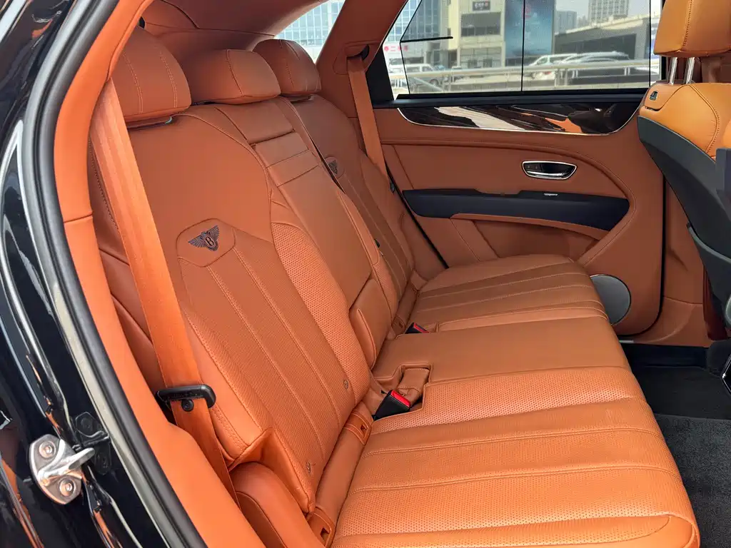 Bentayga 2022 4.0T V8 купить на сайте DeffCars