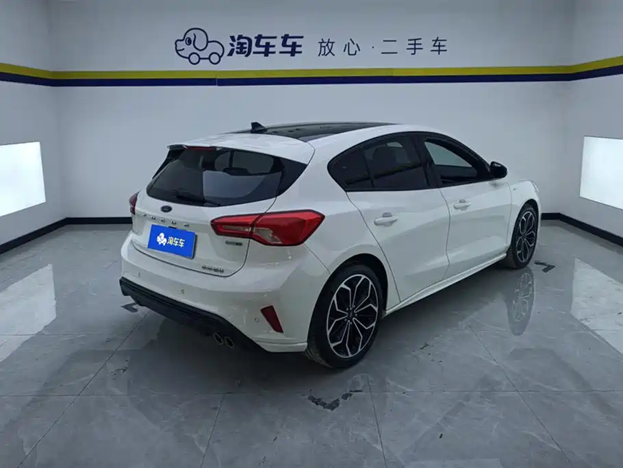 Focus 2021 Hatchback EcoBoost 180 Automatic ST Line купить на сайте DeffCars