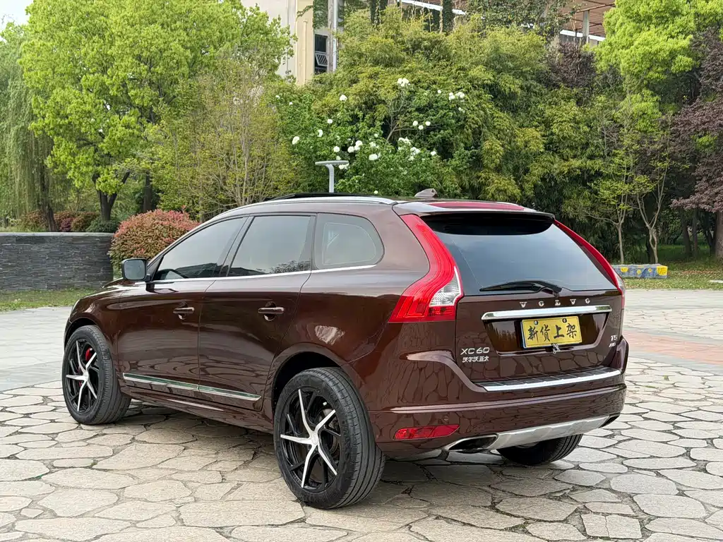 Volvo XC60 2016 T5 AWD Smart Edition купить на сайте DeffCars