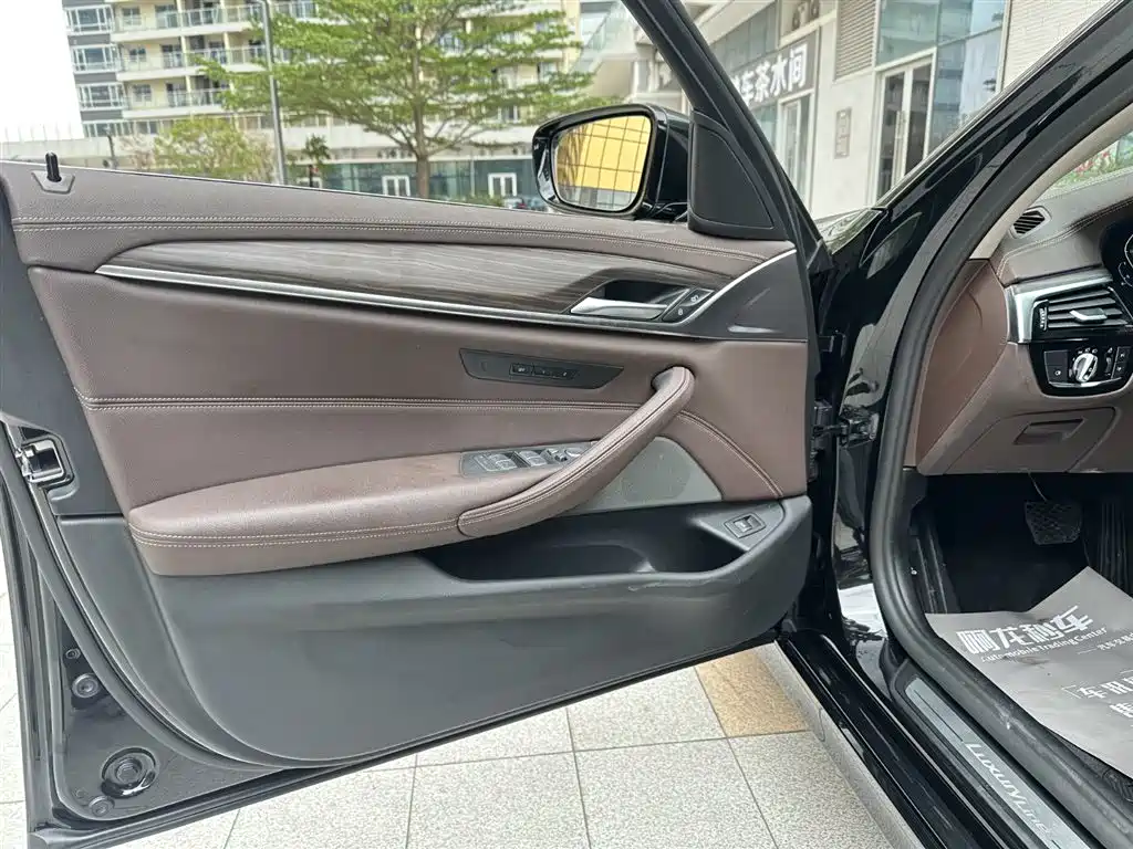 BMW 5 Series 2021 530Li Leading Luxury Package купить на сайте DeffCars