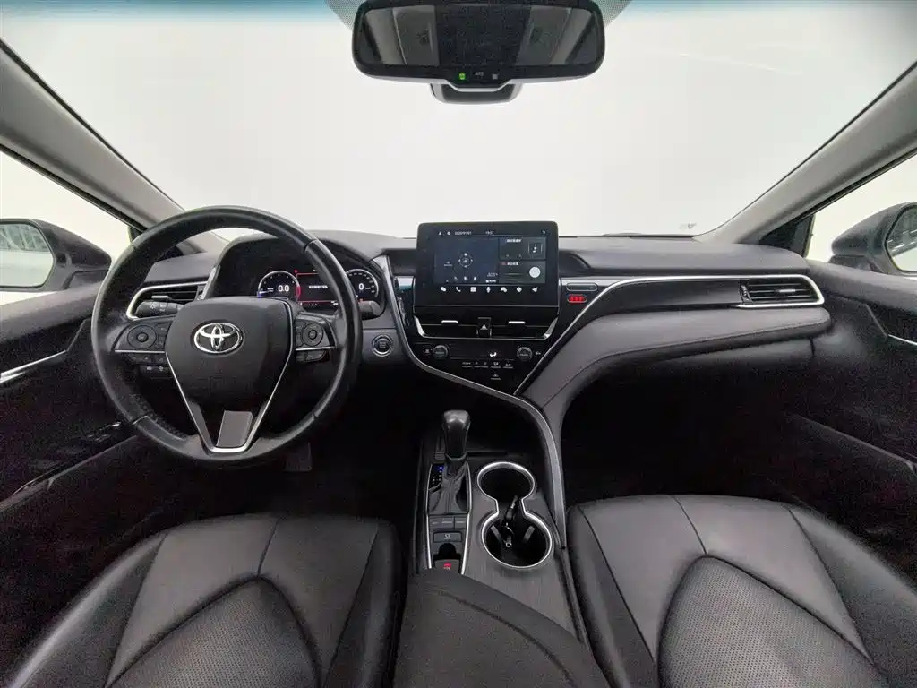 Camry 2023 2.5G Deluxe Edition купить на сайте DeffCars