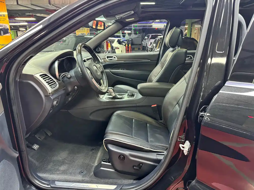 Grand Cherokee imported 2016 3.6L luxury navigation version купить на сайте DeffCars