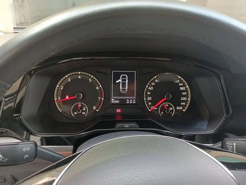 Bora 2020 1.5L manual comfort model купить на сайте DeffCars