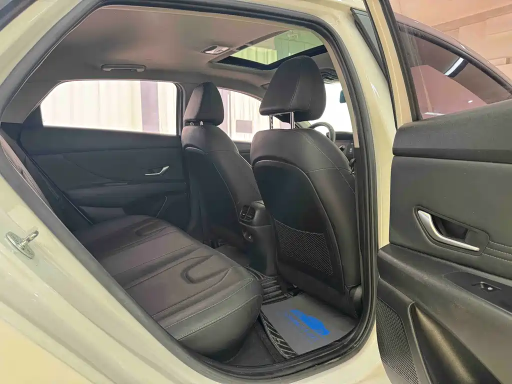 Elantra 2022 1.5L CVT LUX Premium Edition купить на сайте DeffCars