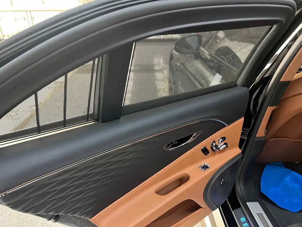 Flying Spur 2024 4.0T V8 S купить на сайте DeffCars