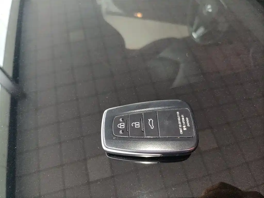 Camry 2018 2.5G Deluxe Edition купить на сайте DeffCars