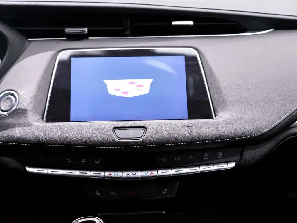 Cadillac XT4 2021 28T two-wheel drive leading model купить на сайте DeffCars