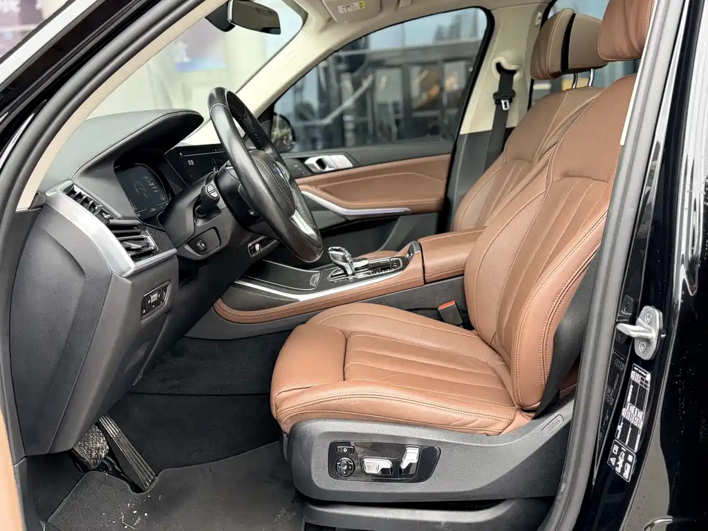 BMW X7 2021 xDrive40i Leading Luxury Package купить на сайте DeffCars