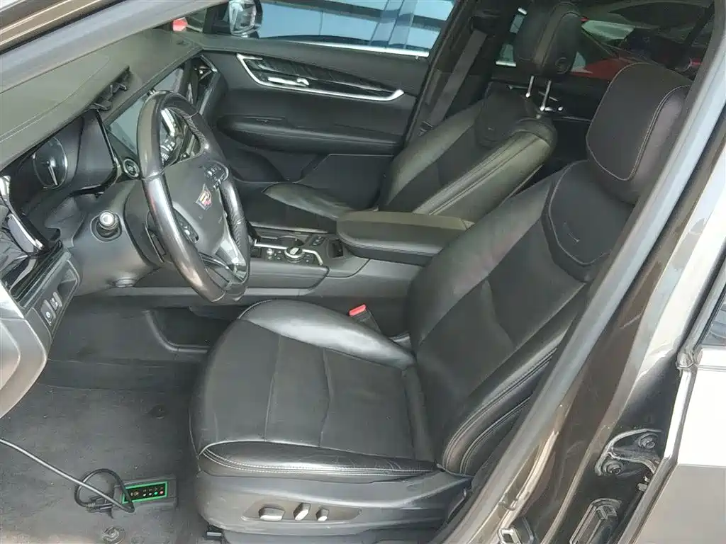 Cadillac XT6 2020 28T six-seat luxury model купить на сайте DeffCars