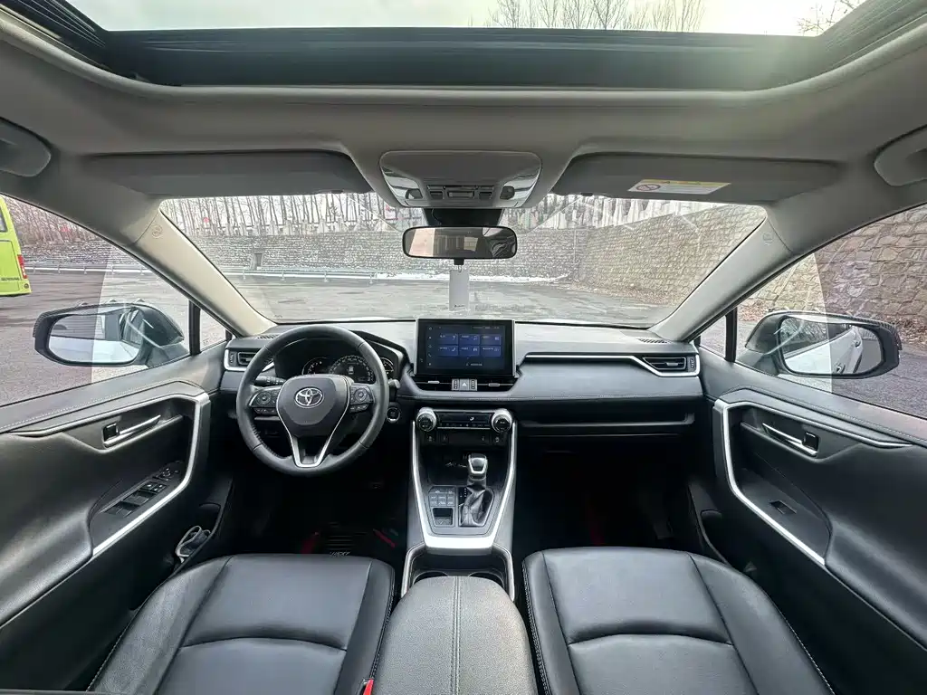RAV4 Rongfang 2021 2.0L CVT four-wheel drive fashion PLUS version купить на сайте DeffCars