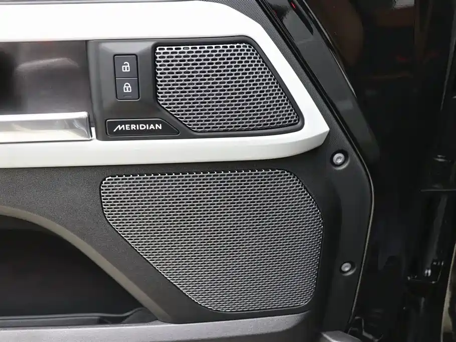 Land Rover Defender 2023 facelift 110 3.0T P400 X-DYNAMIC HSE купить на сайте DeffCars