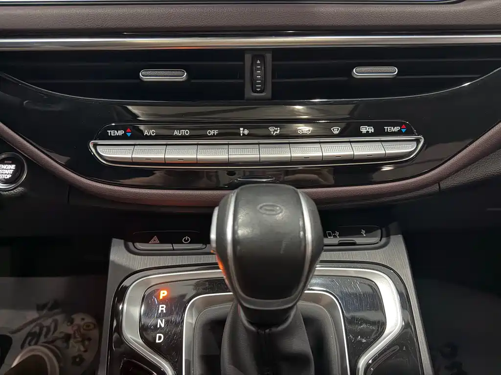 Trumpchi M6 2021 270T DCT Deluxe Edition (seven seats) купить на сайте DeffCars