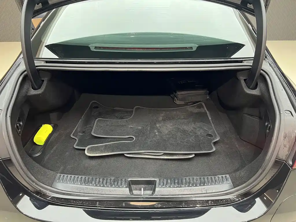 Mercedes-Benz E-Class New Energy 2024 E 350 e L plug-in hybrid sports sedan купить на сайте DeffCars