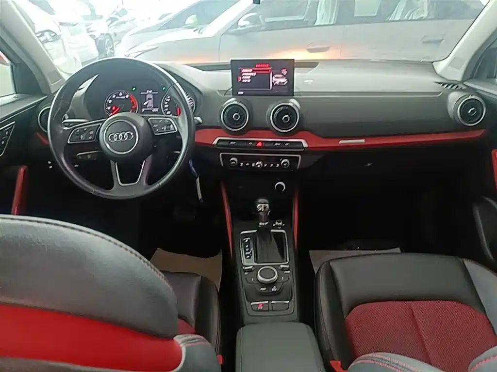 Audi Q2L 2018 35 TFSI Fashionable and Dynamic National VI купить на сайте DeffCars