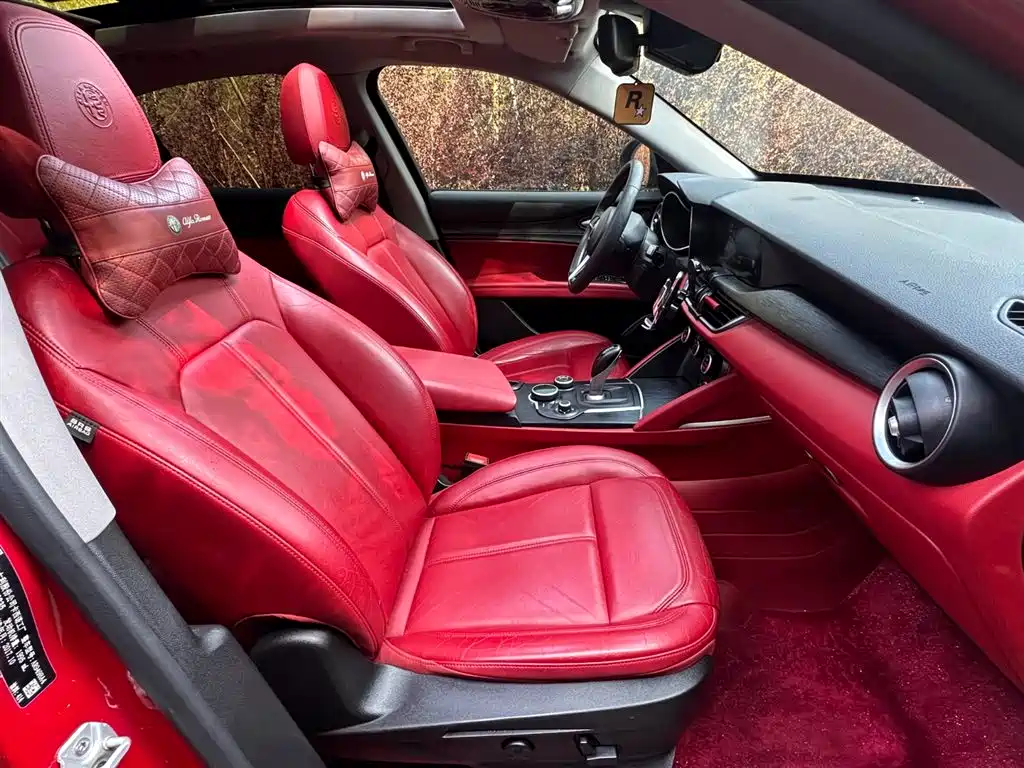 Stelvio 2017 2.0T 200HP Deluxe Edition купить на сайте DeffCars