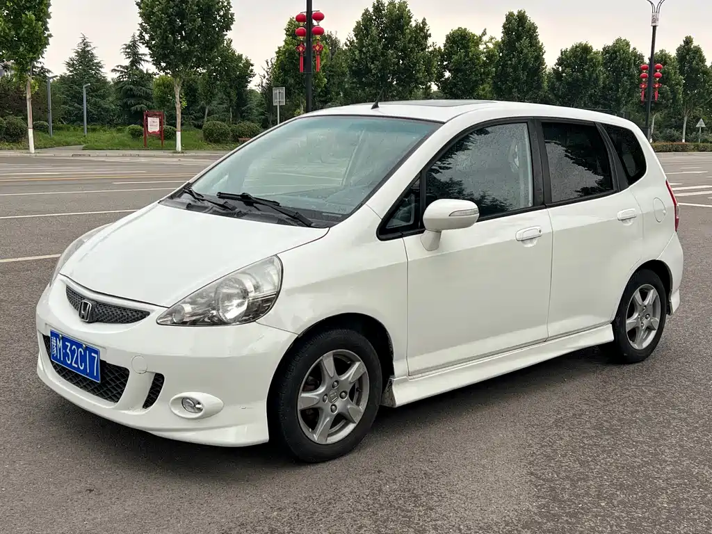 Fit 2007 1.5L CVT comfort version купить на сайте DeffCars