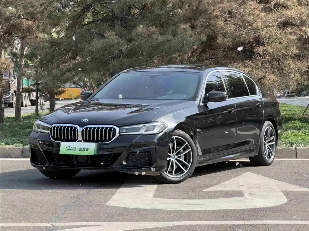 BMW 5 Series New Energy 2022 535Le Pioneer Edition M Sports Package купить на сайте DeffCars