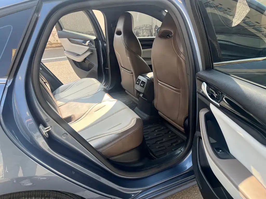 Qin PLUS 2024 Honor Edition DM-i 55KM Leading Model купить на сайте DeffCars