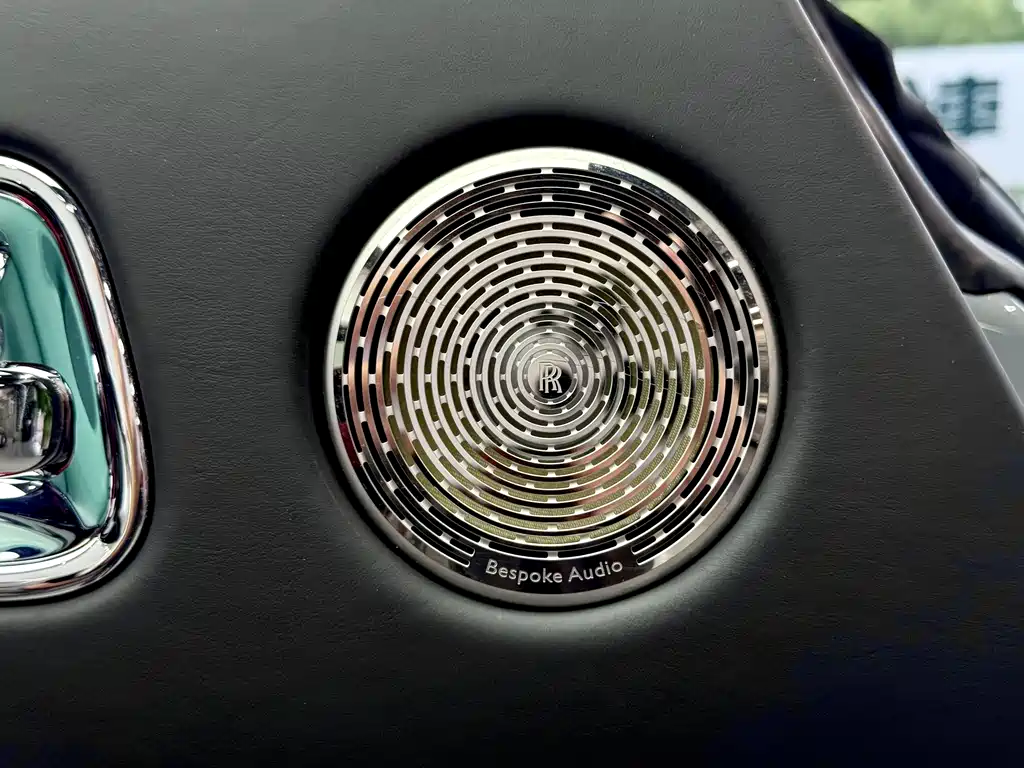Phantom 2018 6.6T Black Badge купить на сайте DeffCars