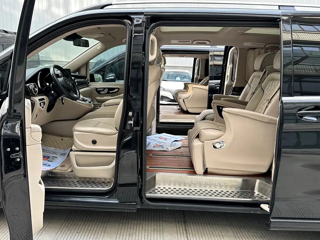 Mercedes-Benz V-Class 2017 V 260 L Premium Extended Edition купить на сайте DeffCars