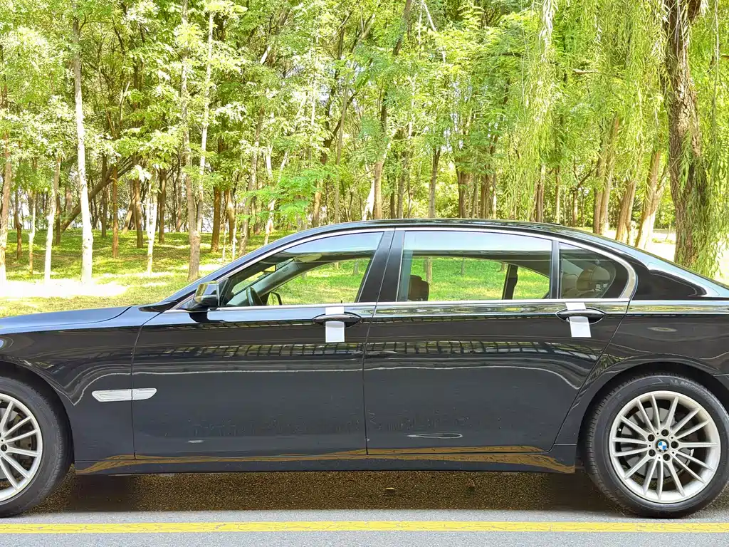 BMW 7 Series 2014 730Li Premium купить на сайте DeffCars