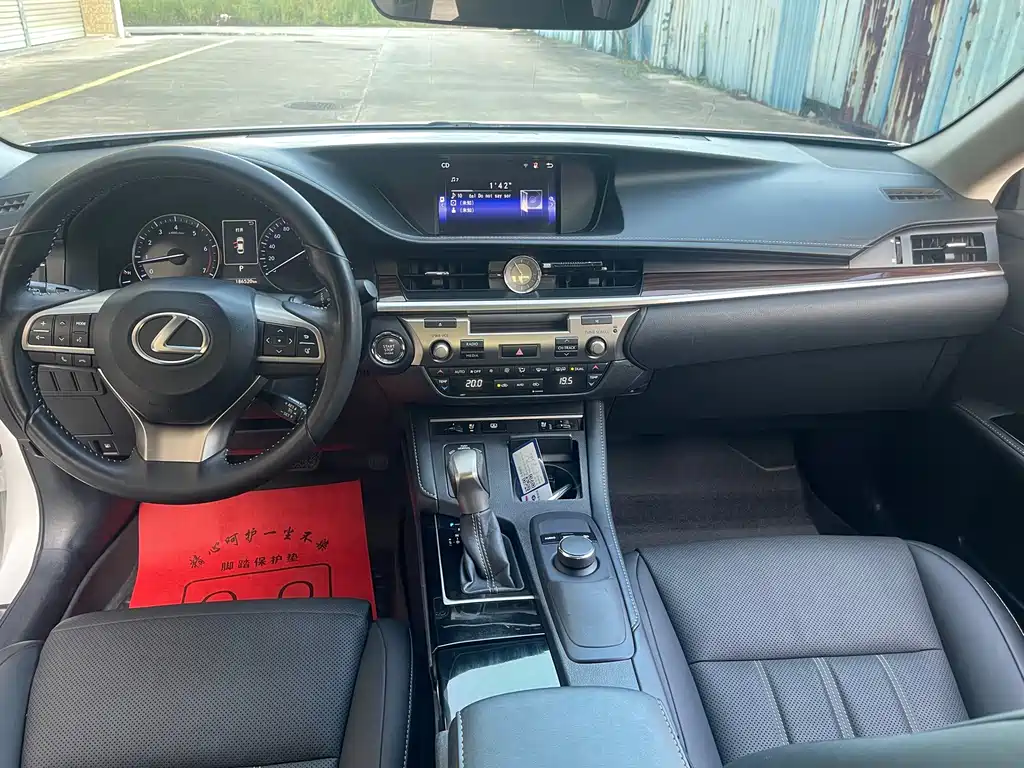 Lexus ES 2016 250 Midnight Special Limited Edition купить на сайте DeffCars