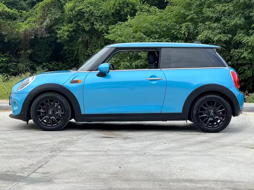 MINI 2018 1.5T ONE PLUS купить на сайте DeffCars