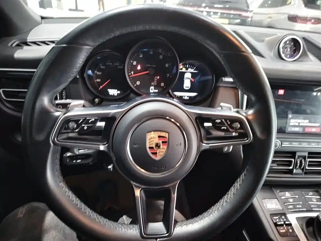 Macan 2018 Macan 2.0T купить на сайте DeffCars