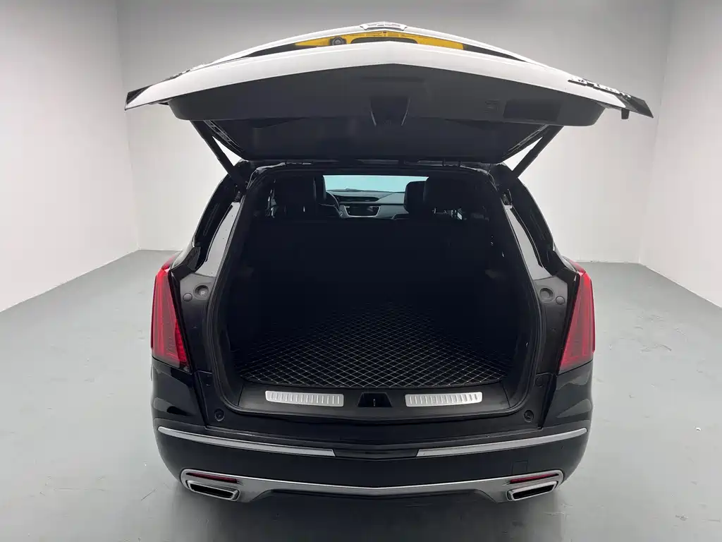 Cadillac XT5 2023 2.0T two-wheel drive fashion model купить на сайте DeffCars