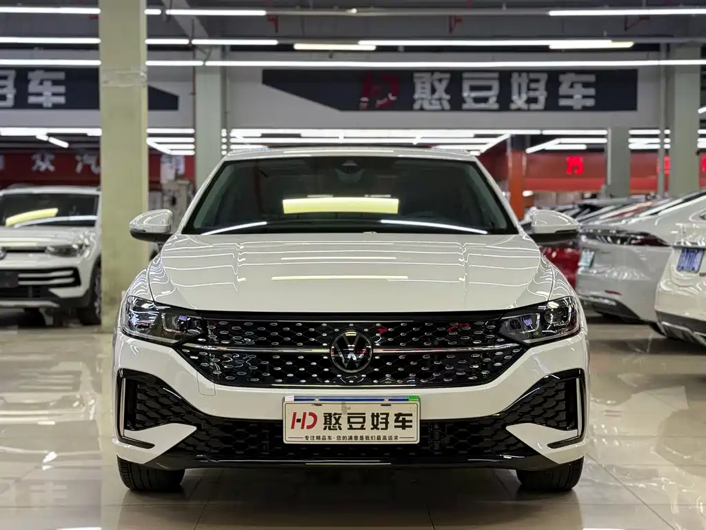 Lavida 2024 1.5L Automatic Starry Sky Five Million Edition купить на сайте DeffCars