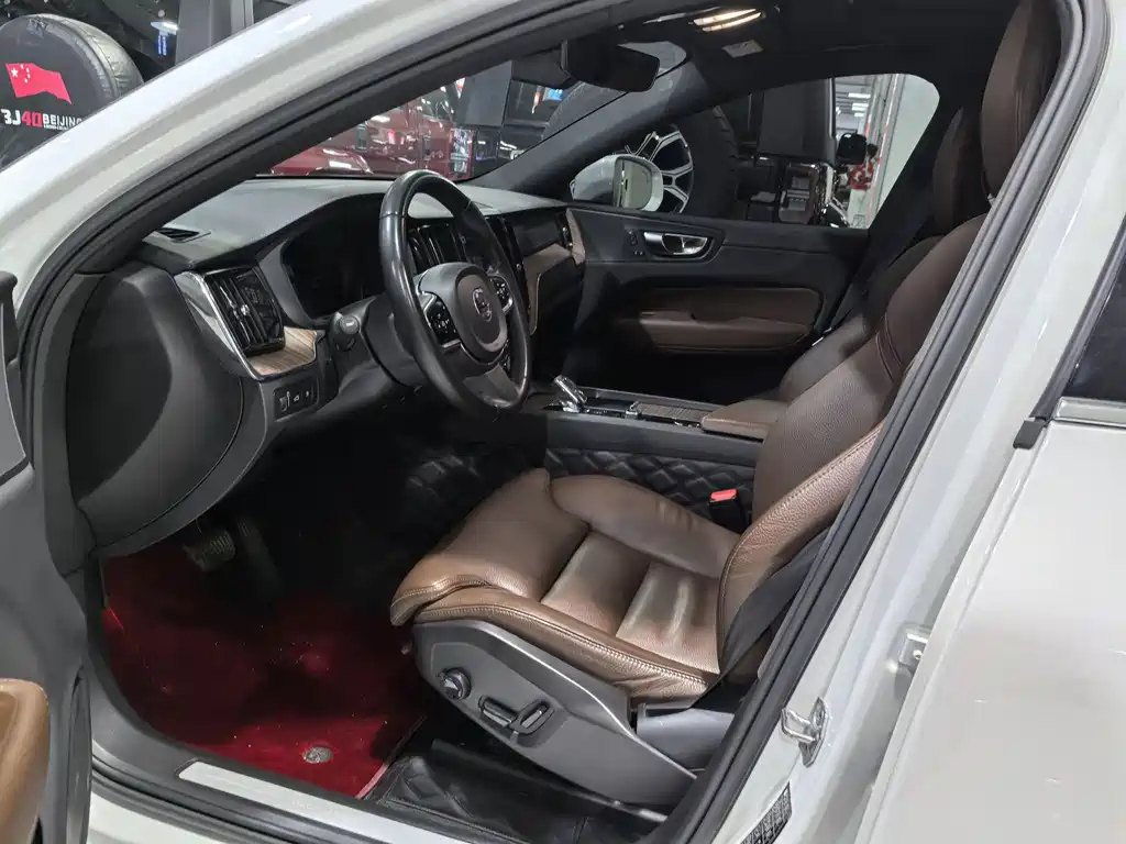Volvo XC60 plug-in hybrid 2022 T8 plug-in hybrid four-wheel drive Zhiyuan sports version купить на сайте DeffCars