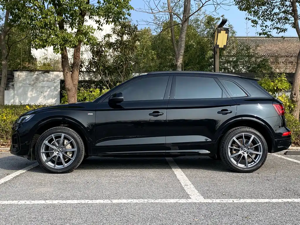 Audi Q5L 2022 40T fashionable and dynamic model купить на сайте DeffCars