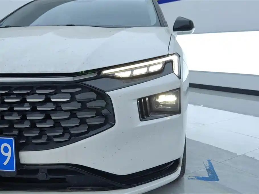 Mondeo 2022 EcoBoost 245 Luxury купить на сайте DeffCars